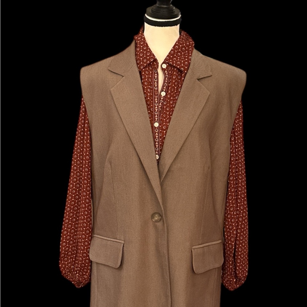 Wayf Tan vest with pockets